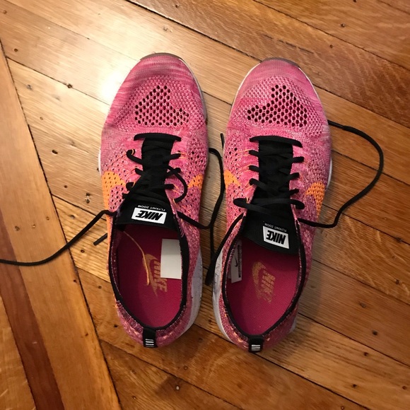 Nike Shoes - Nike Sneakers Women’s Sz 9